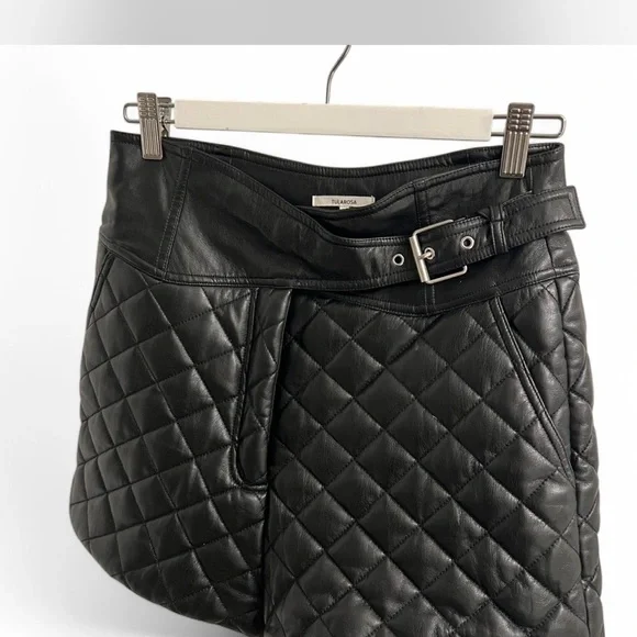 Tularosa Black Quilted vegan leather Shorts size small - Picture 4 of 8